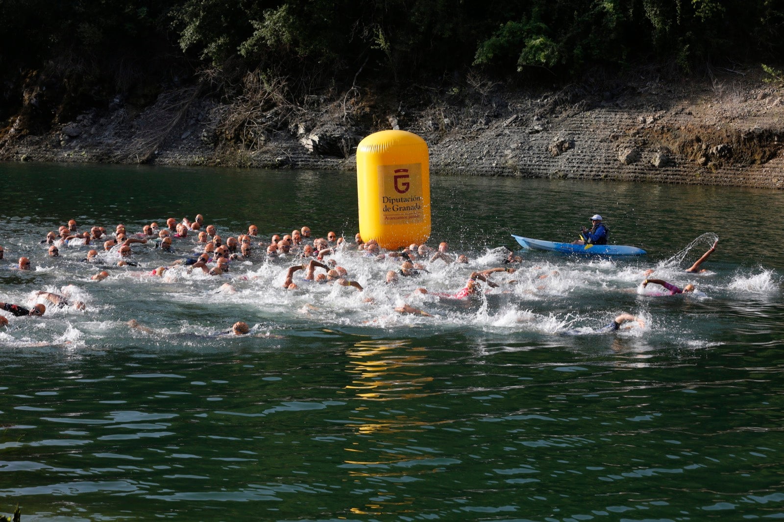 Fotos: Nos metemos e lleno en el espectacular triatlón de Sierra Nevada: así ha sido