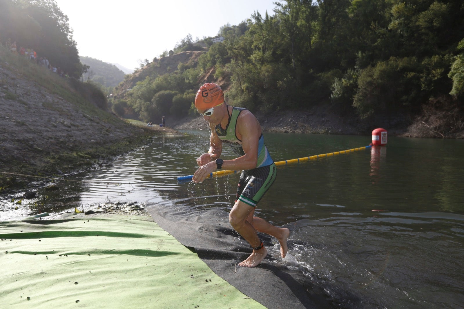 Fotos: Nos metemos e lleno en el espectacular triatlón de Sierra Nevada: así ha sido