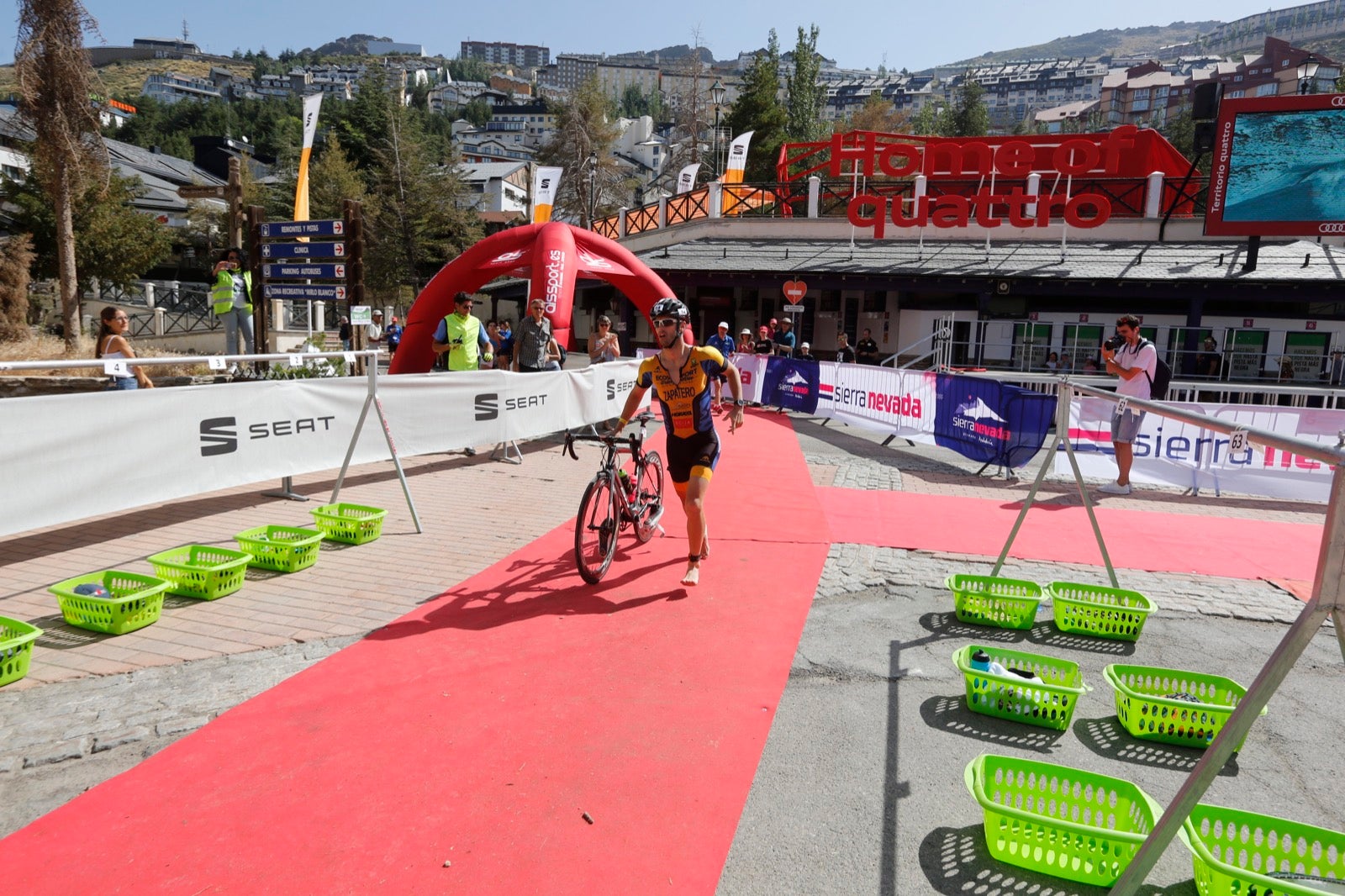 Fotos: Nos metemos e lleno en el espectacular triatlón de Sierra Nevada: así ha sido