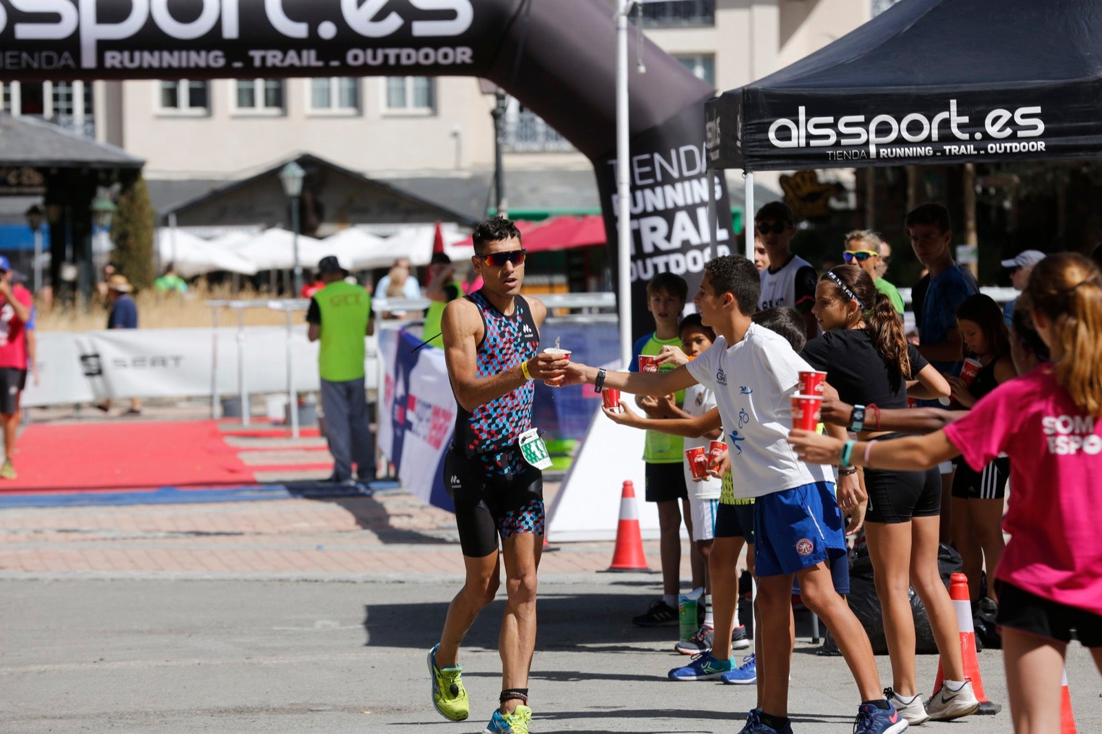 Fotos: Nos metemos e lleno en el espectacular triatlón de Sierra Nevada: así ha sido