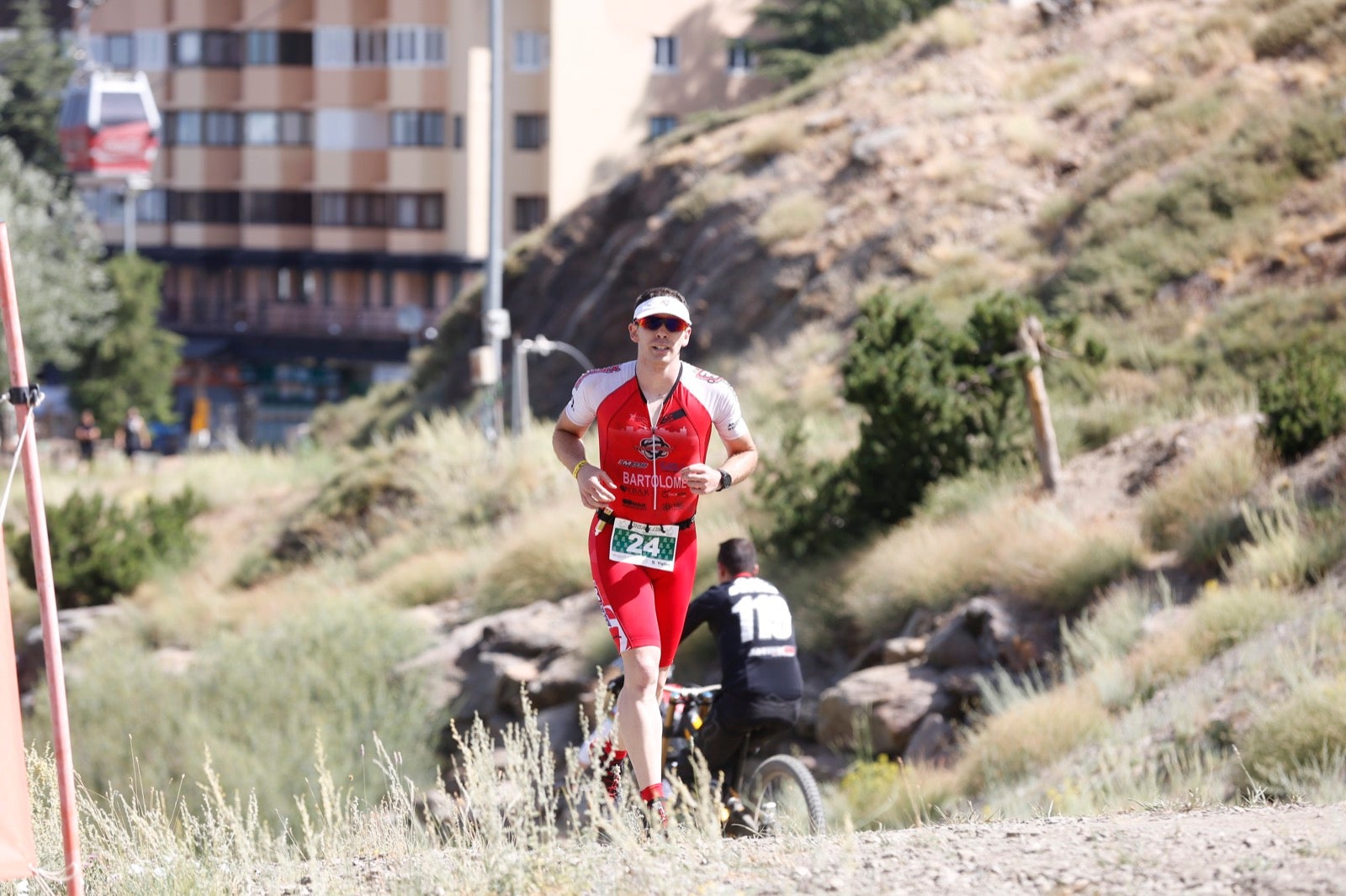 Fotos: Nos metemos e lleno en el espectacular triatlón de Sierra Nevada: así ha sido