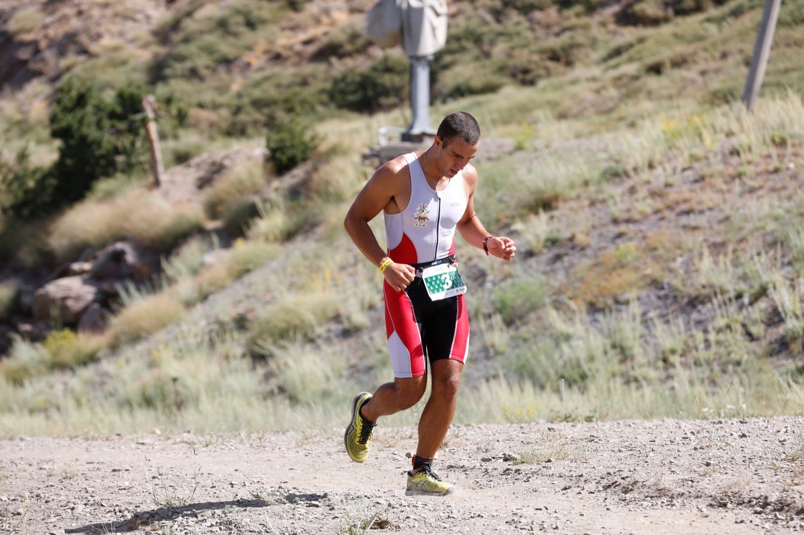 Fotos: Nos metemos e lleno en el espectacular triatlón de Sierra Nevada: así ha sido