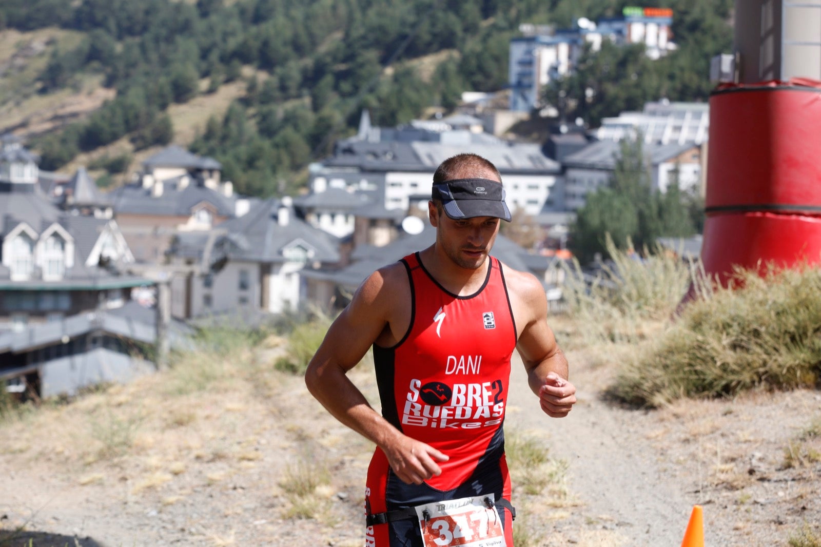 Fotos: Nos metemos e lleno en el espectacular triatlón de Sierra Nevada: así ha sido