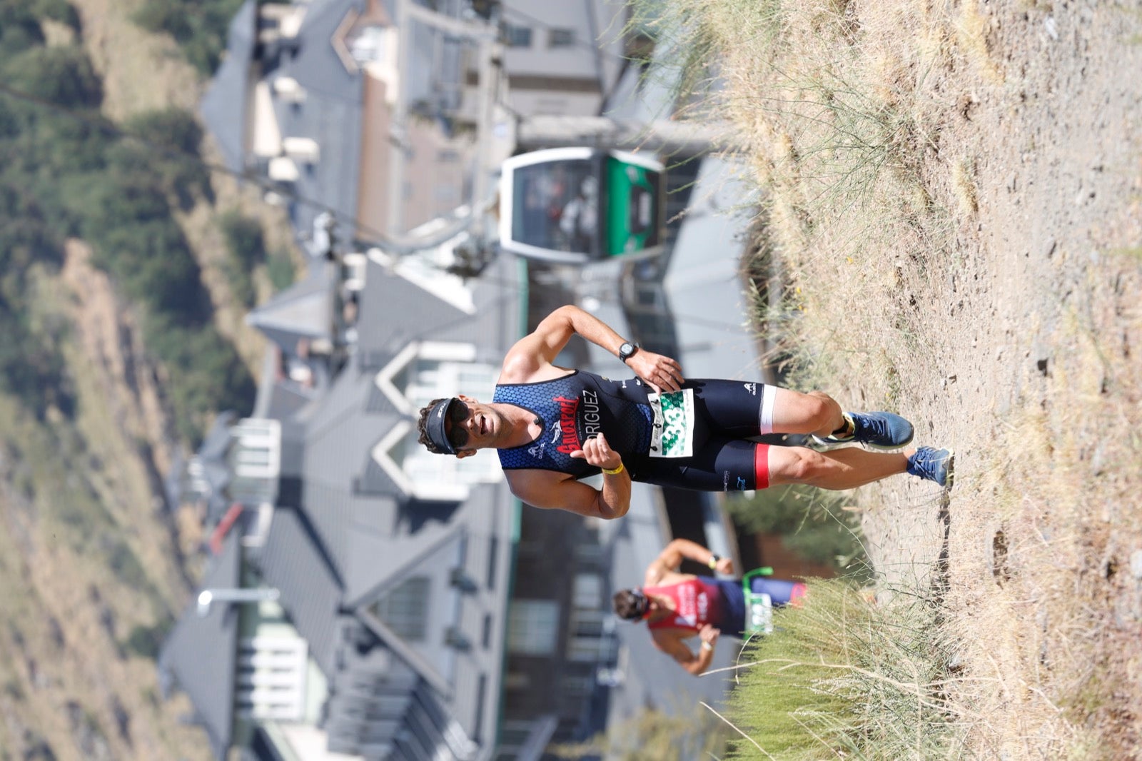 Fotos: Nos metemos e lleno en el espectacular triatlón de Sierra Nevada: así ha sido