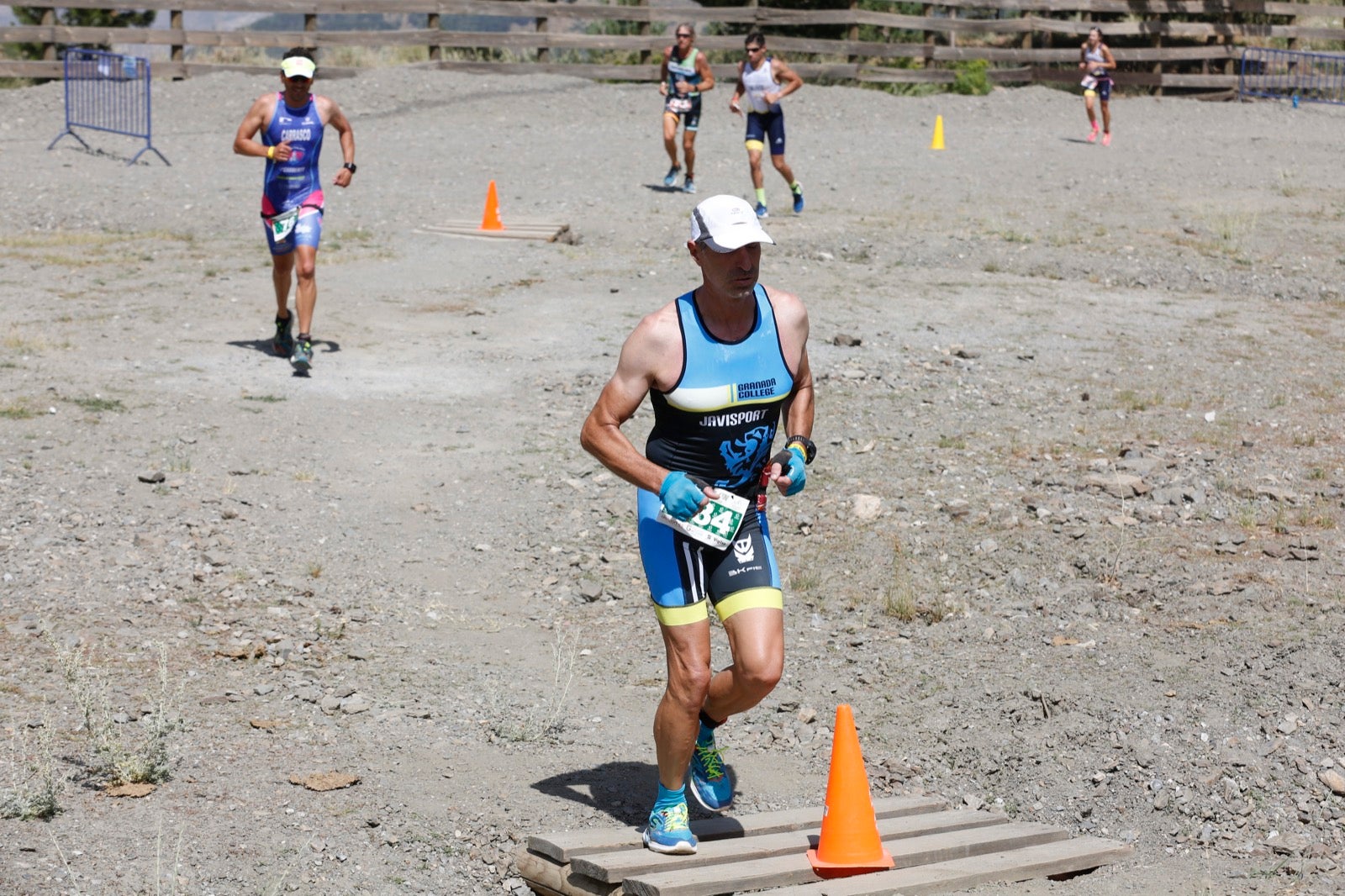 Fotos: Nos metemos e lleno en el espectacular triatlón de Sierra Nevada: así ha sido