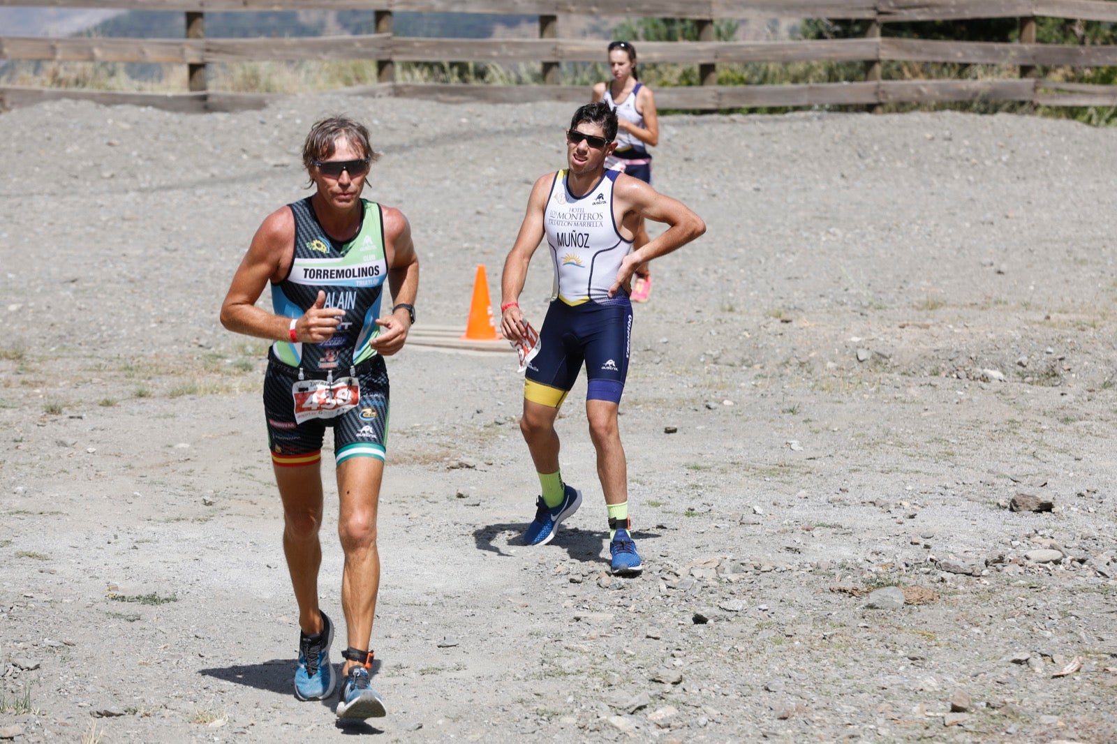 Fotos: Nos metemos e lleno en el espectacular triatlón de Sierra Nevada: así ha sido