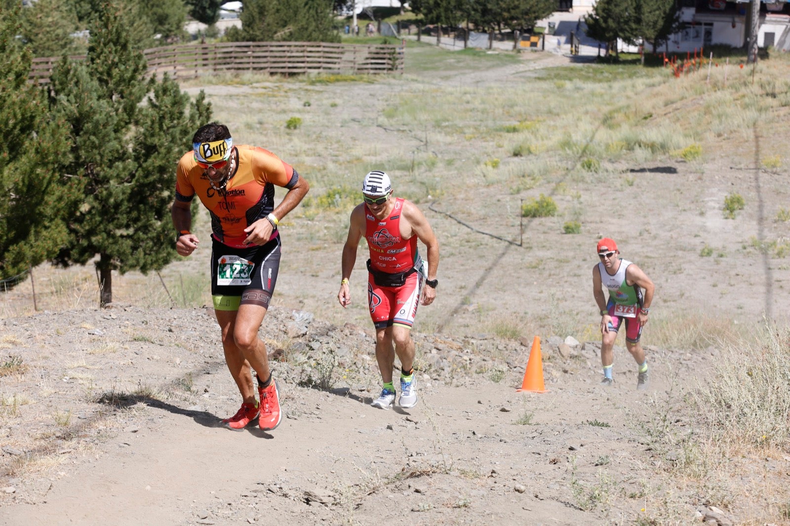 Fotos: Nos metemos e lleno en el espectacular triatlón de Sierra Nevada: así ha sido