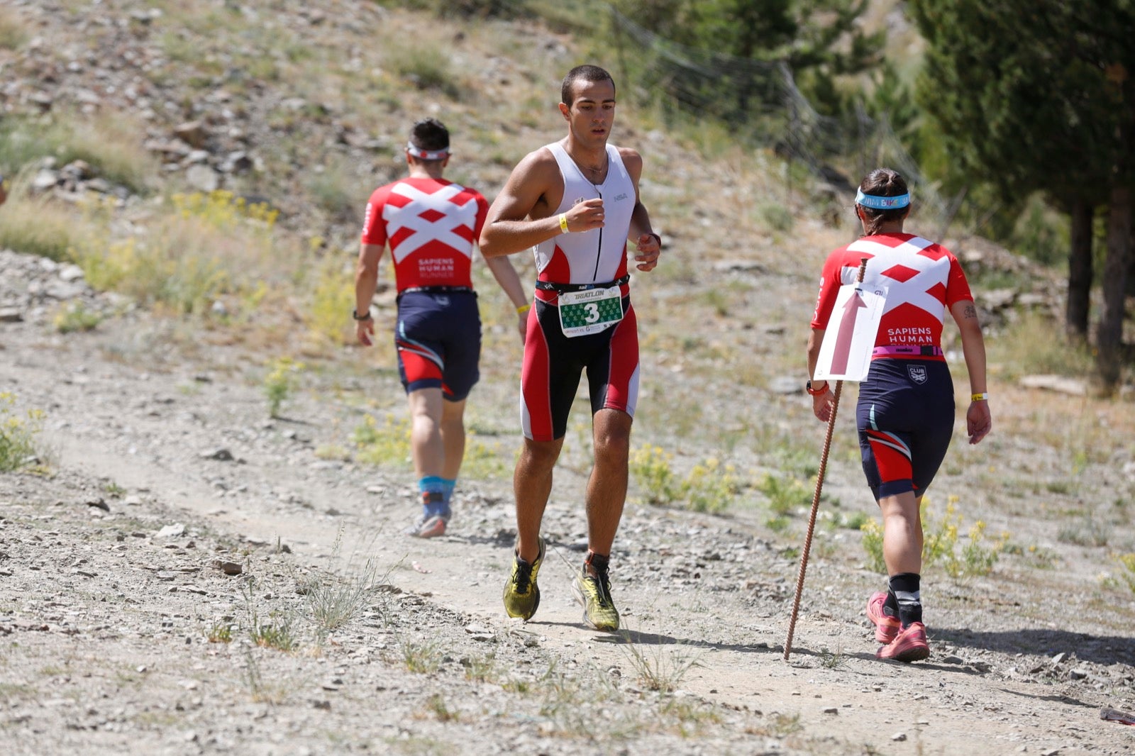 Fotos: Nos metemos e lleno en el espectacular triatlón de Sierra Nevada: así ha sido