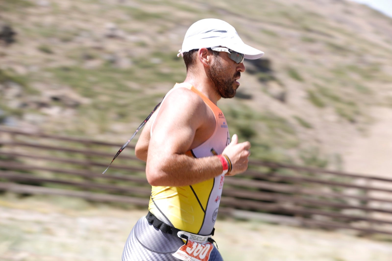 Fotos: Nos metemos e lleno en el espectacular triatlón de Sierra Nevada: así ha sido