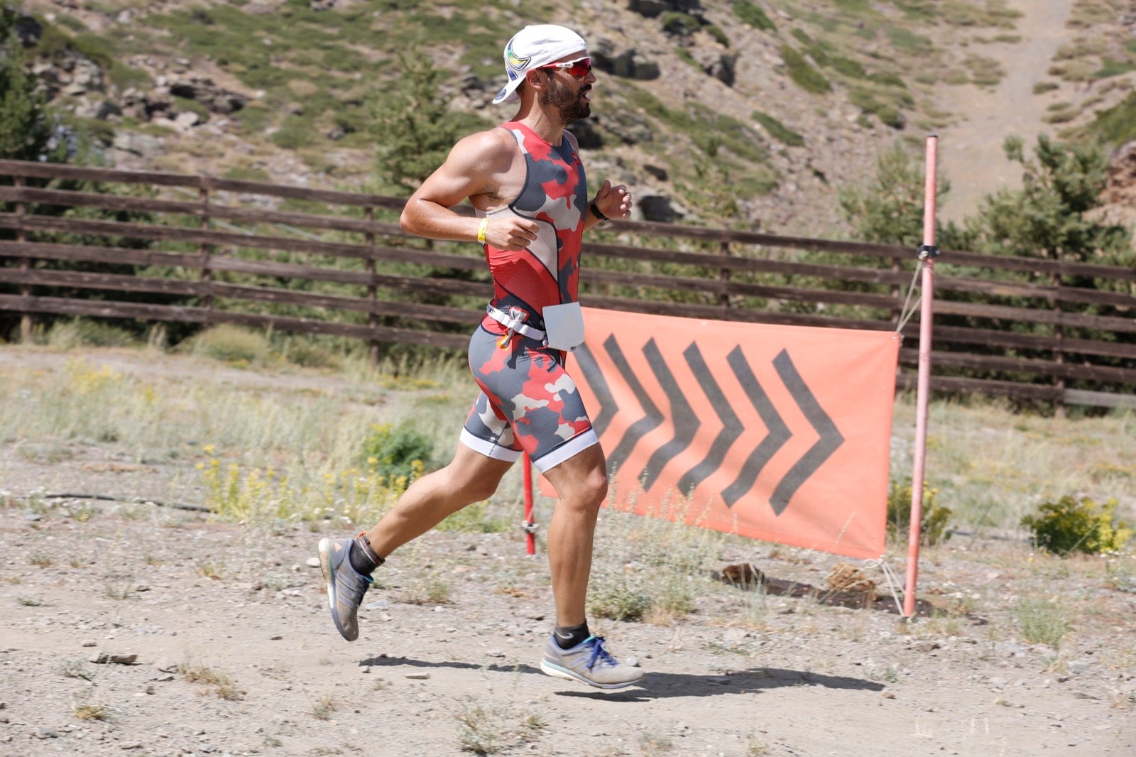 Fotos: Nos metemos e lleno en el espectacular triatlón de Sierra Nevada: así ha sido
