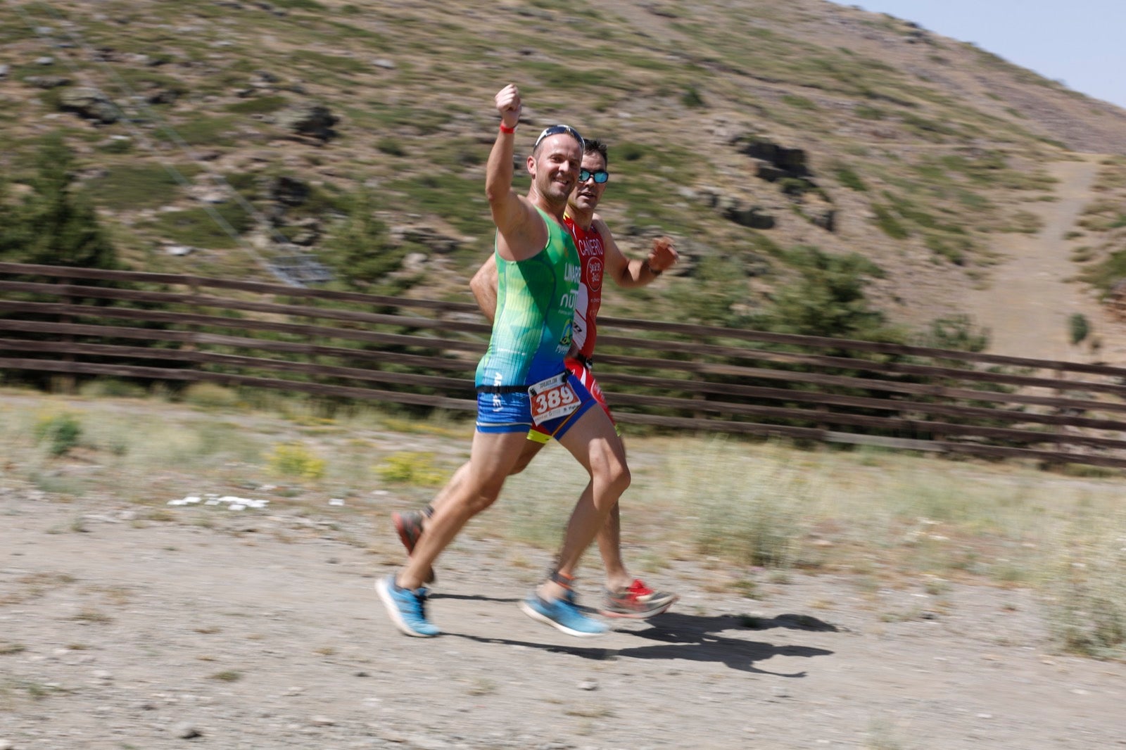 Fotos: Nos metemos e lleno en el espectacular triatlón de Sierra Nevada: así ha sido