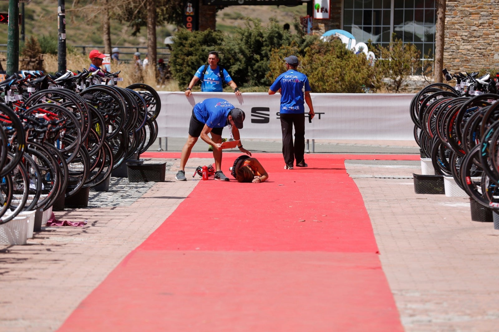 Fotos: Nos metemos e lleno en el espectacular triatlón de Sierra Nevada: así ha sido