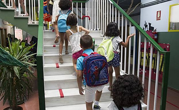 Familias de Granada: La educación infantil es el servicio que más se encareció en el último año