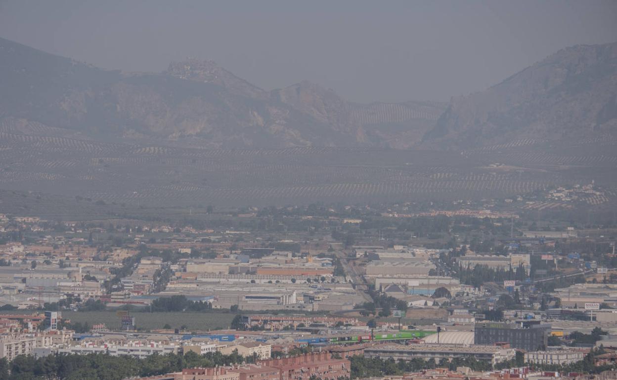 Boina de contaminación en la mañana de ayer miércoles.