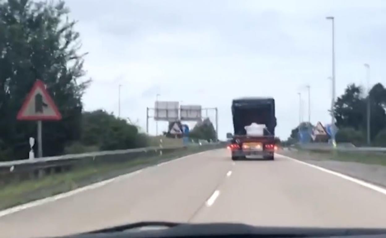 Camionero ebrio de Asturias: Haciendo zigzag y multiplicando por 9 la tasa de alcohol permitida