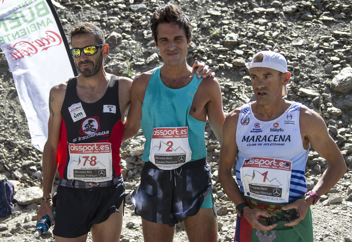 Cerca de un millar de corredores han participado hoy en una prueba que ha estado marcada por el fuerte viento en cotas altas. Juan Fernández se ha sacado la espina de 2018, cuando fue segundo, mientras que la hispano ecuatoriana Janine Lima se ha llevado su tercera victoria en el Veleta