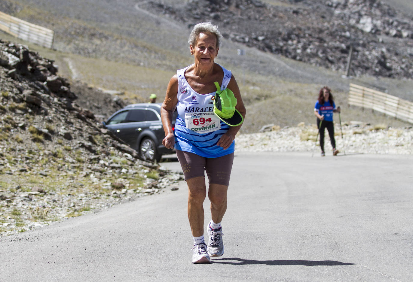 Cerca de un millar de corredores han participado hoy en una prueba que ha estado marcada por el fuerte viento en cotas altas. Juan Fernández se ha sacado la espina de 2018, cuando fue segundo, mientras que la hispano ecuatoriana Janine Lima se ha llevado su tercera victoria en el Veleta