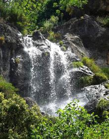 Imagen secundaria 2 - La acequia de los abides y el cauce del río | Cascadas desde los cortados de Monachil 
