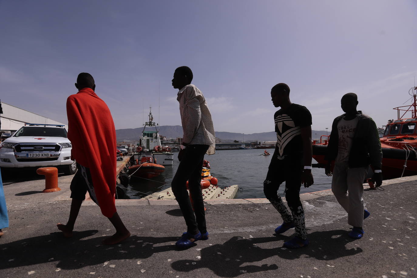 Es la segunda patera que llega a Motril en dos días. El lunes la Guardamar Caliope rescató a otras sesenta personas.