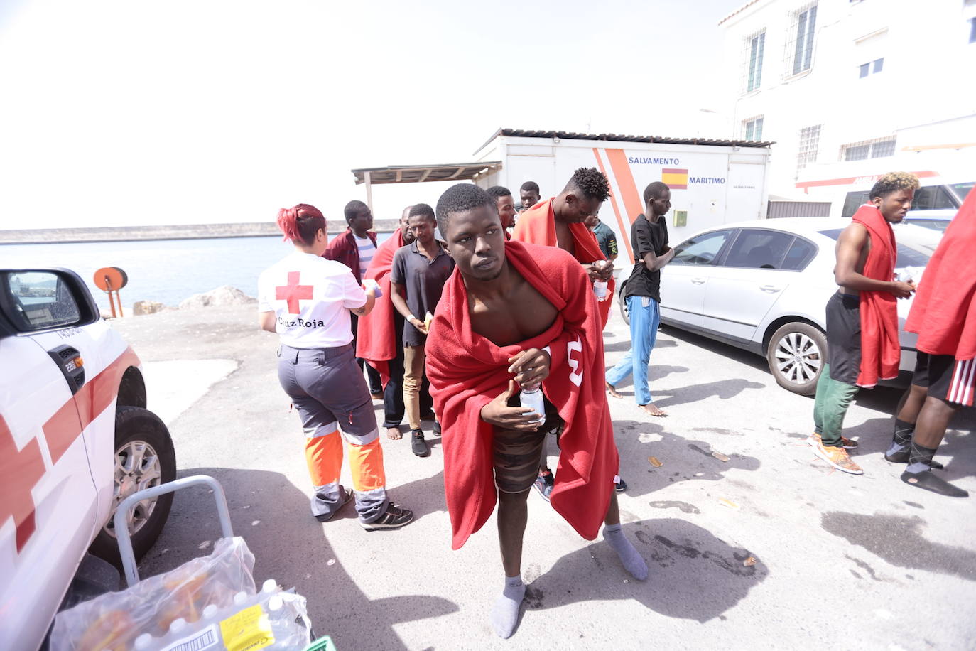 Es la segunda patera que llega a Motril en dos días. El lunes la Guardamar Caliope rescató a otras sesenta personas.