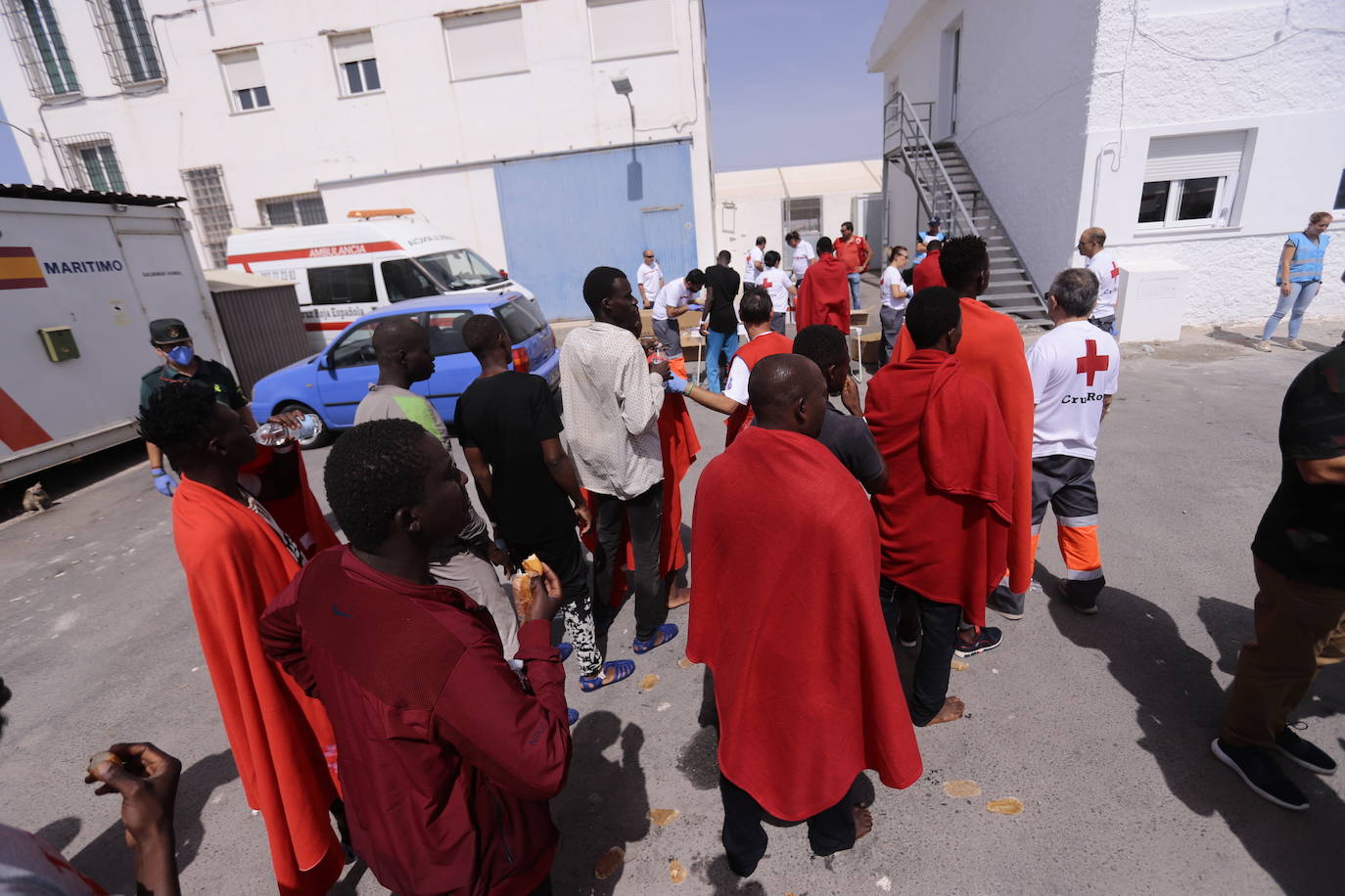 Es la segunda patera que llega a Motril en dos días. El lunes la Guardamar Caliope rescató a otras sesenta personas.