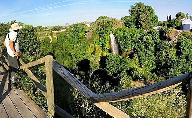 Imagen principal - Infiernos de Loja; Peña de Castril; Tajos de Alhama 