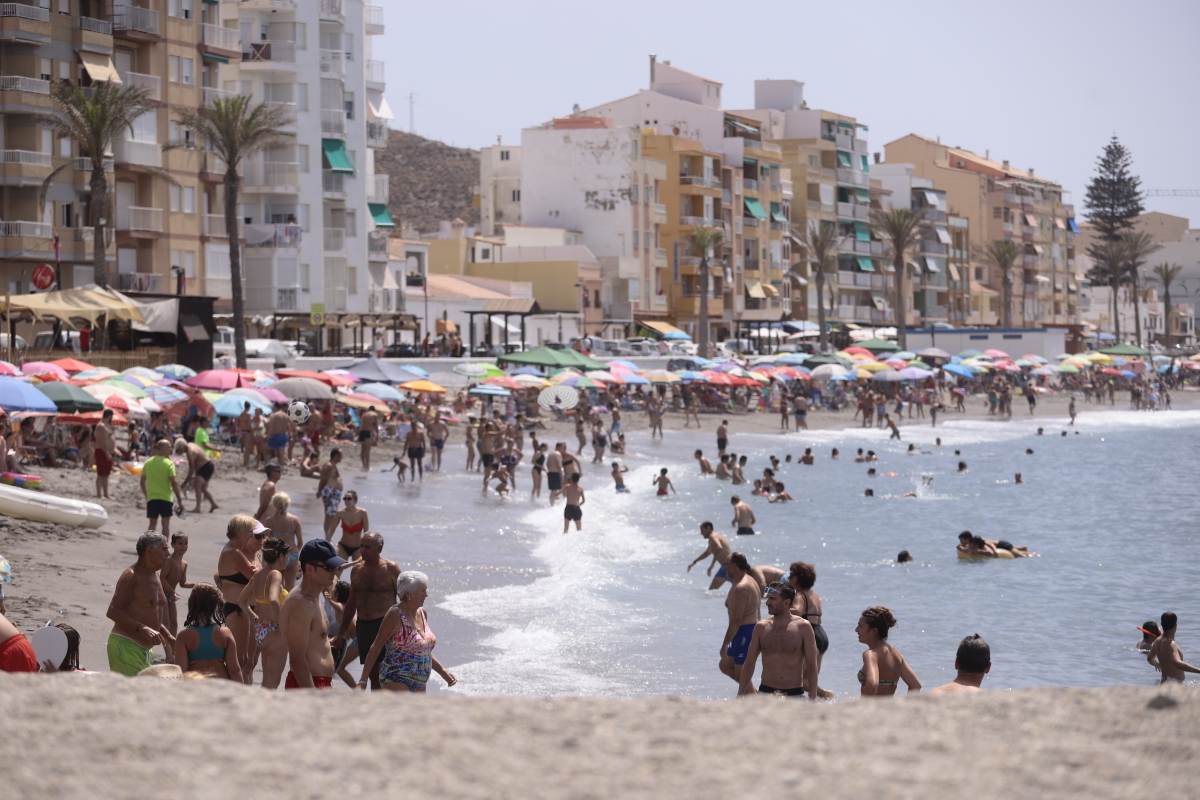 Fotos: Domingo de playa por todo lo alto en la Costa granadina