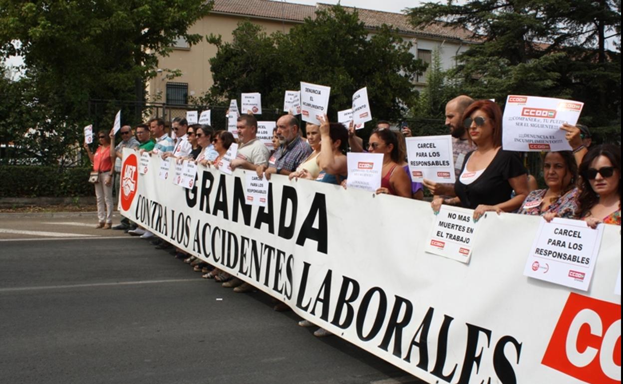 Concentración por la última víctima en accidente laboral en Granada. 