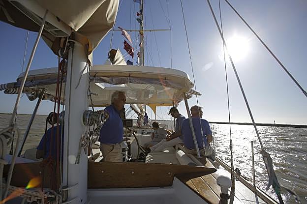 El 'Pros', un queche de 21 metros de eslora, lleva las banderas de los 22 países que tocará entre el 20 de septiembre de 2019 y el 8 de septiembre de 2022.