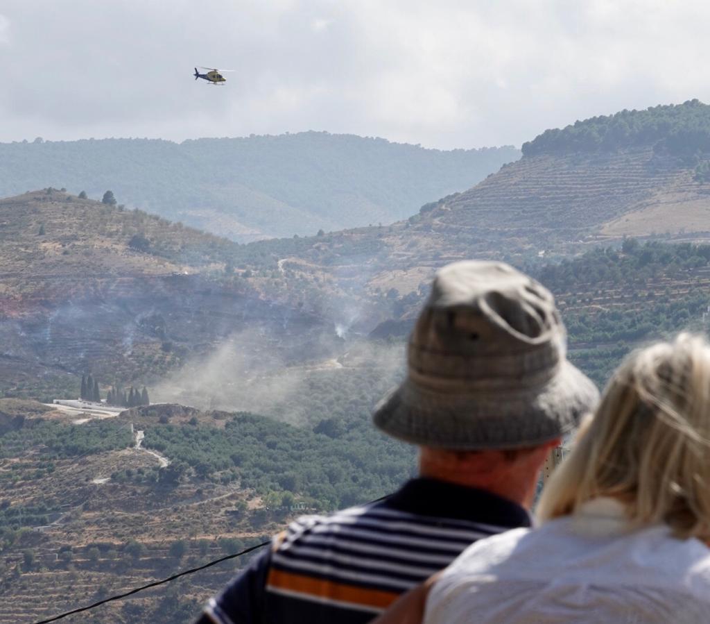 Así han actuado los dispositivos del plan Infoca en el incendio forestal de Pinos del Valle