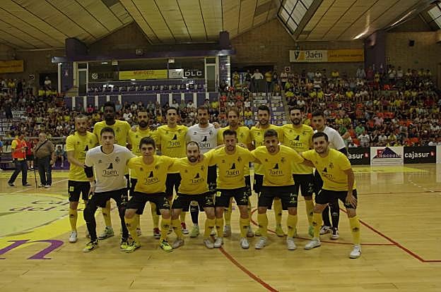 Los jugadores del Jaén Paraíso Interior FS posan antes del partido ante El Pozo Murcia.