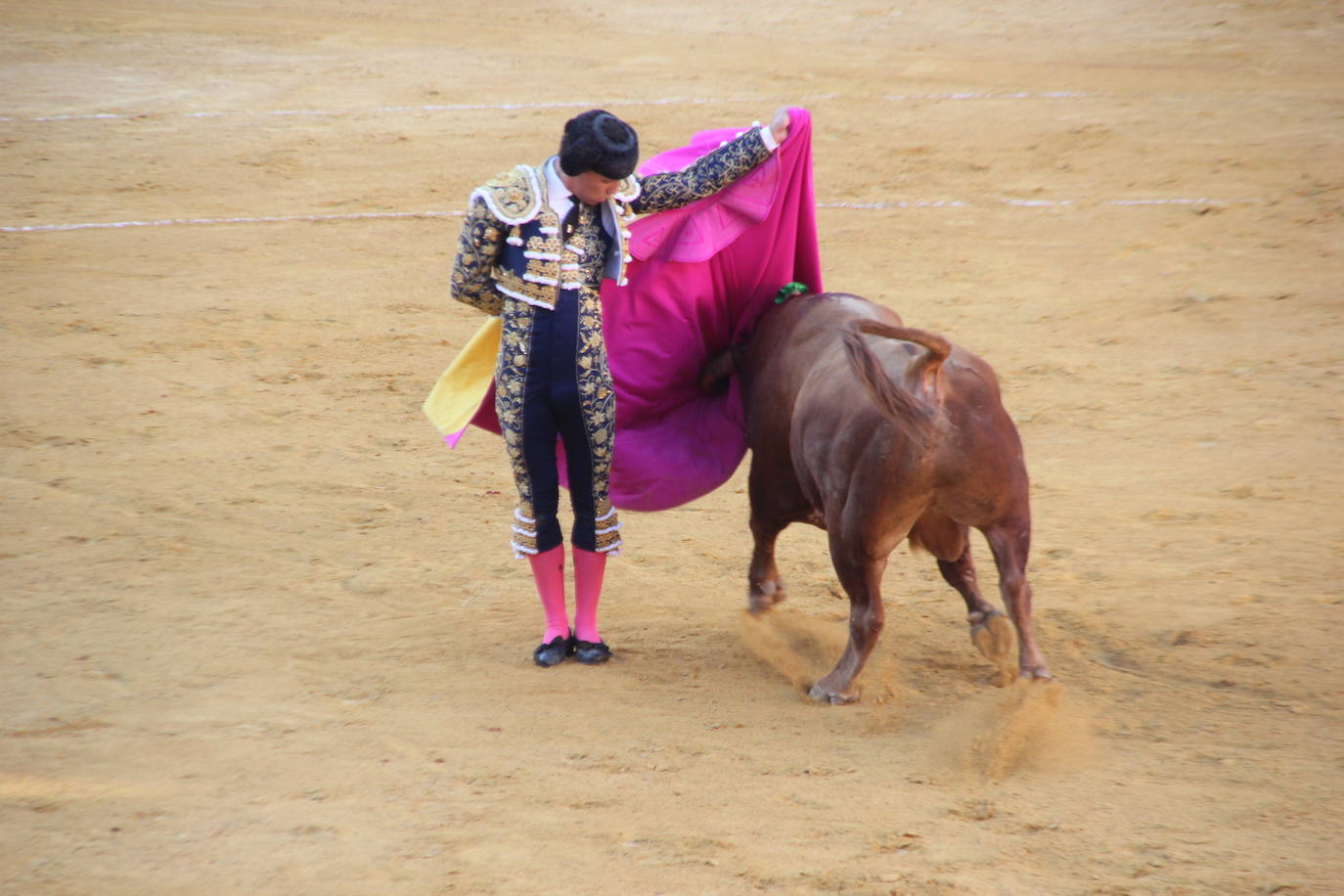 Fotos: La tarde de toros del lunes de Feria en Almería, foto a foto