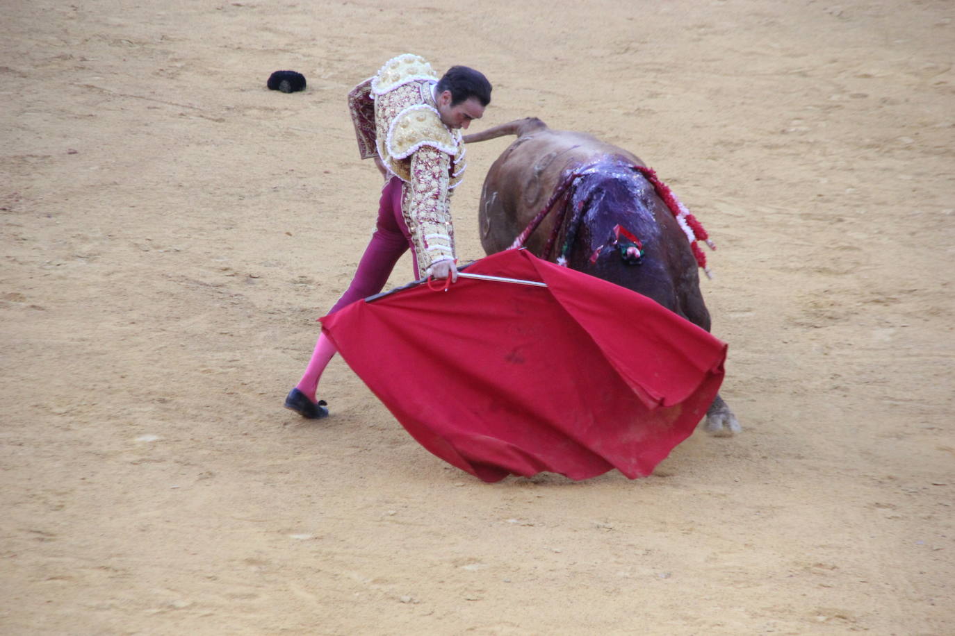 Fotos: La tarde de toros del lunes de Feria en Almería, foto a foto