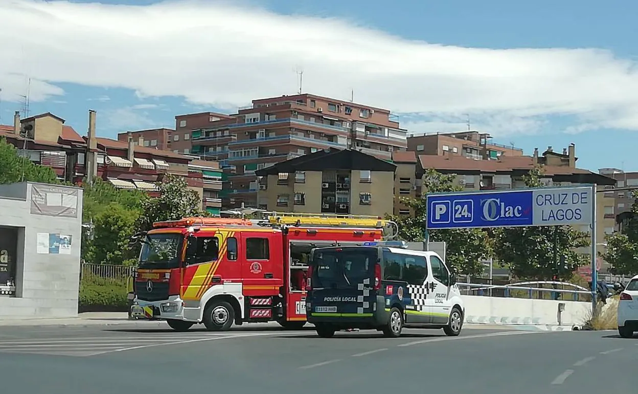 Incendio en Granada: arden tres coches en un aparcamiento
