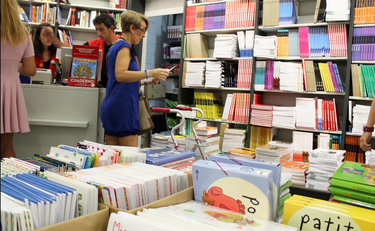 Vuelta al cole en Granada | Cheque libro: requisitos y cómo funciona