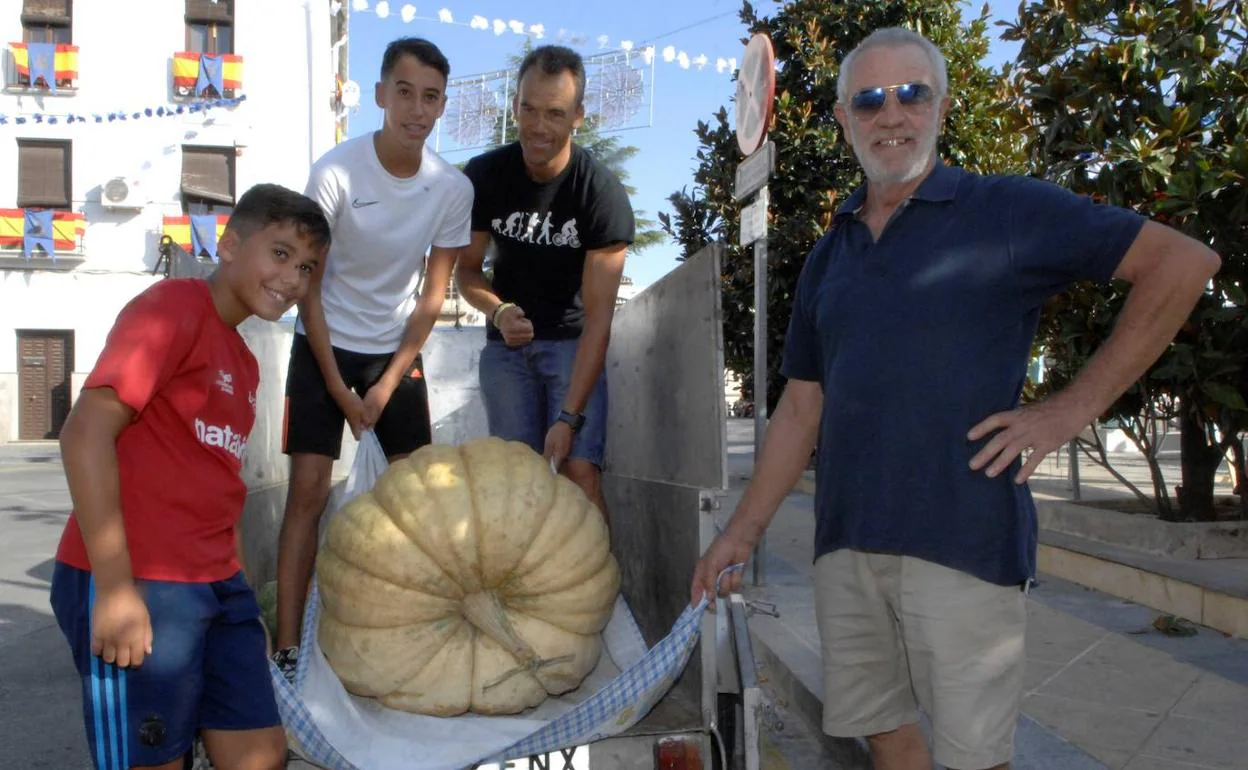 Alhendín celebra la XII Feria de Productos Agrícolas y Artesanales