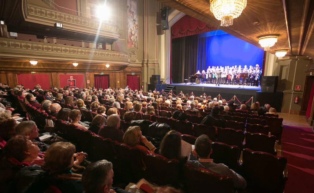 El Ayuntamiento garantiza una programación «estable y de calidad» en el Teatro Isabel la Católica