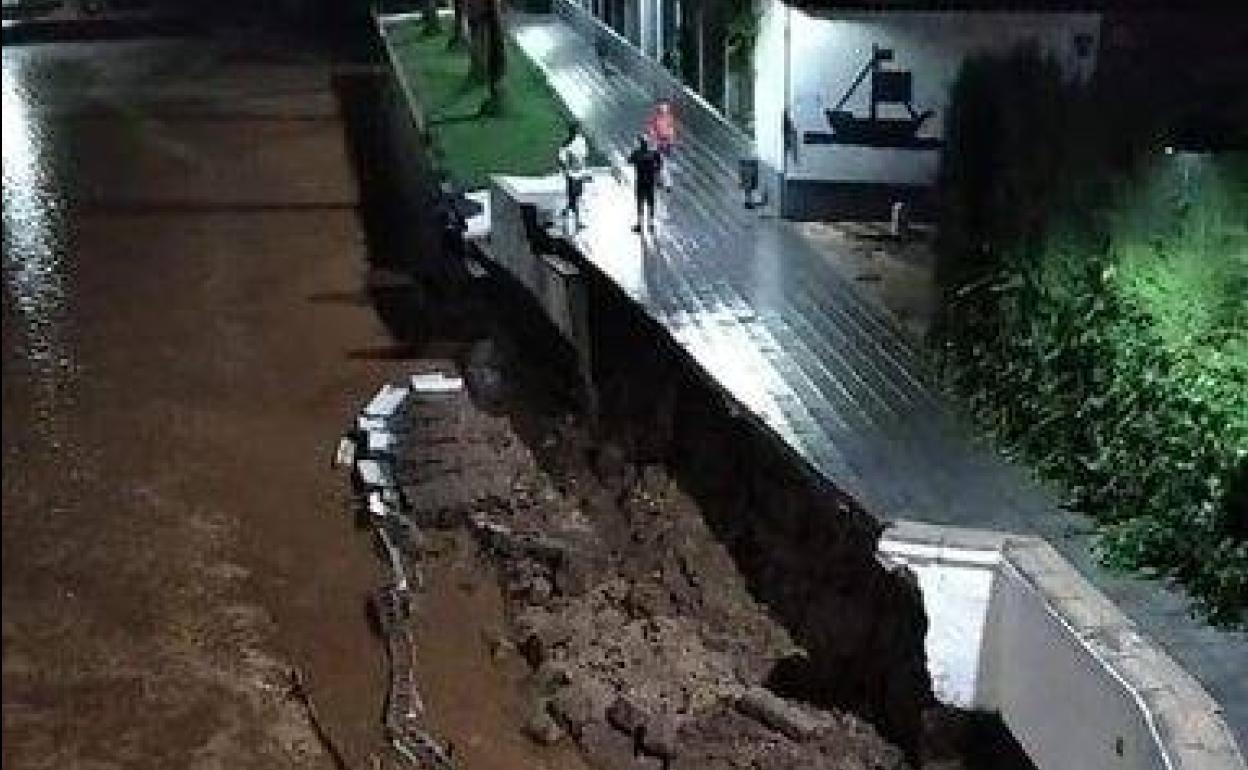 En Villacarrillo varias zonas quedaron anegadas tras la tormenta. 