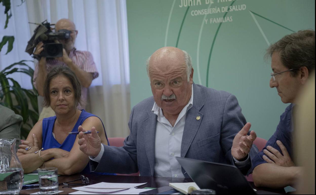 Alerta sanitaria por listeriosis | Jesús Aguirre pide comparecer «cuanto antes» en el Parlamento