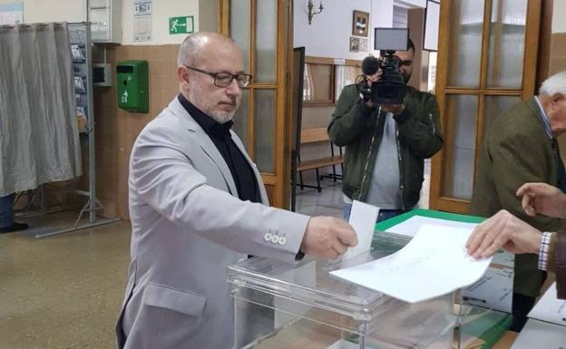 Francisco José Alcaraz, votando en las últimas elecciones generales. 