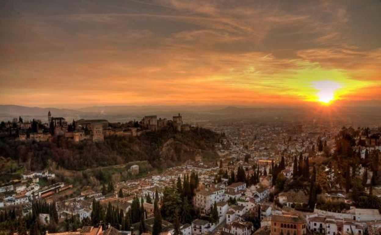 La Alhambra de Granada, protagonista de un viaje en coche en The Guardian