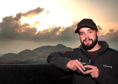 Imagen secundaria 1 - Caprapyrenaica hispanica en Sierra Elvira; David Peula; hembra de cabra montés 