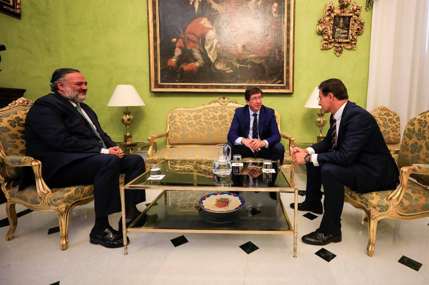 García, Marín y Salvador se han reunido en el Ayuntamiento de Granada. 