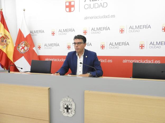 El portavoz del Grupo Municipal de Ciudadanos en el Ayuntamiento de Almería, Miguel Cazorla. 