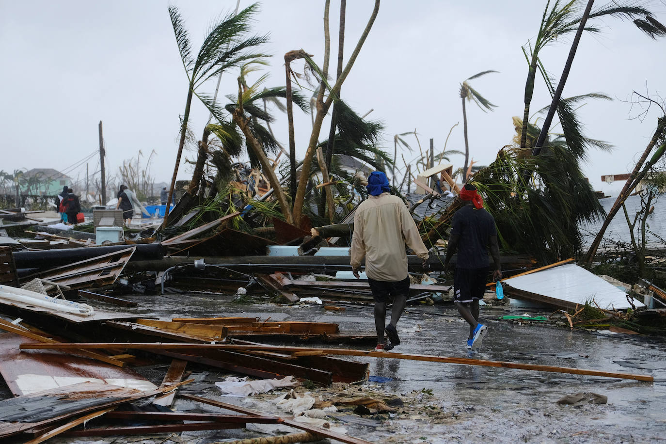 Fotos: Huracán Dorian deja al menos 20 muertos, desvasta Bahamas y hay 70.000 personas necesitan ayuda inmediata