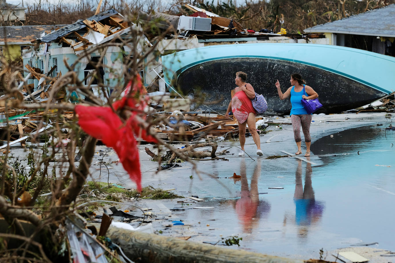 Fotos: Huracán Dorian deja al menos 20 muertos, desvasta Bahamas y hay 70.000 personas necesitan ayuda inmediata