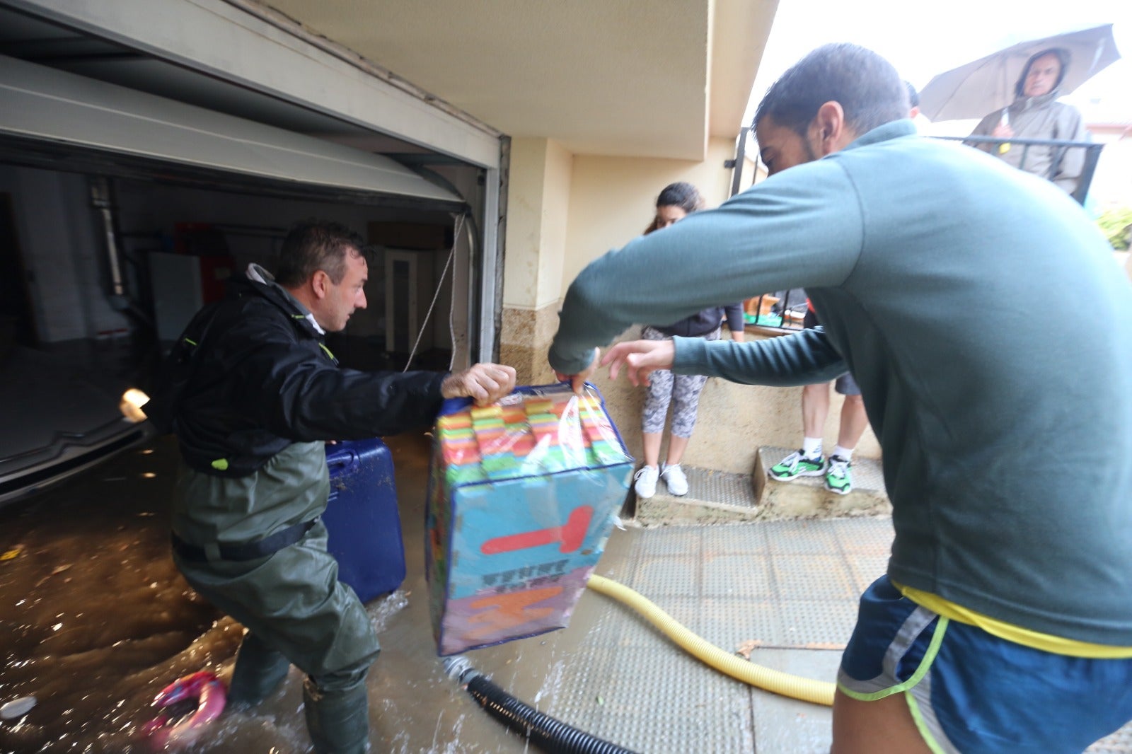 Fotos: Una gran tormenta inunda Granada y deja más de 150 incidencias