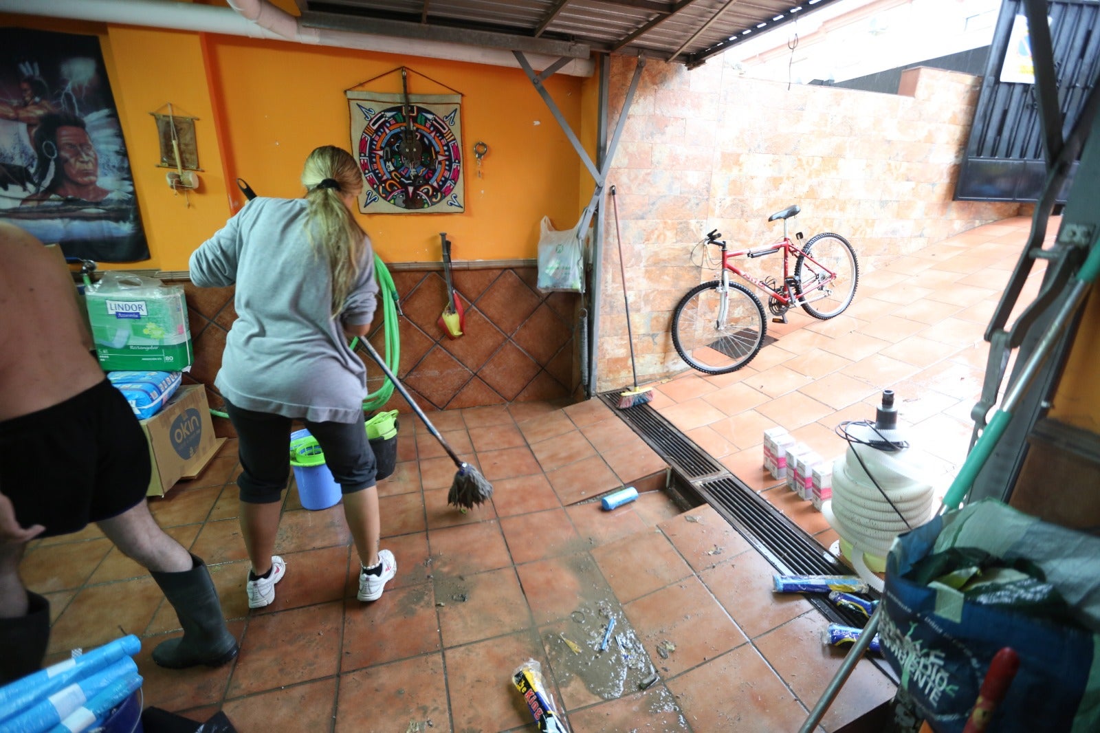 Fotos: Una gran tormenta inunda Granada y deja más de 150 incidencias