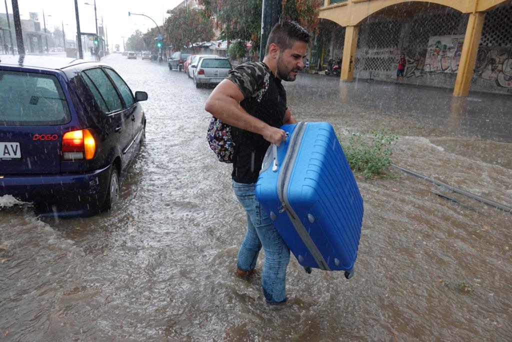 Fotos: Una gran tormenta inunda Granada y deja más de 150 incidencias