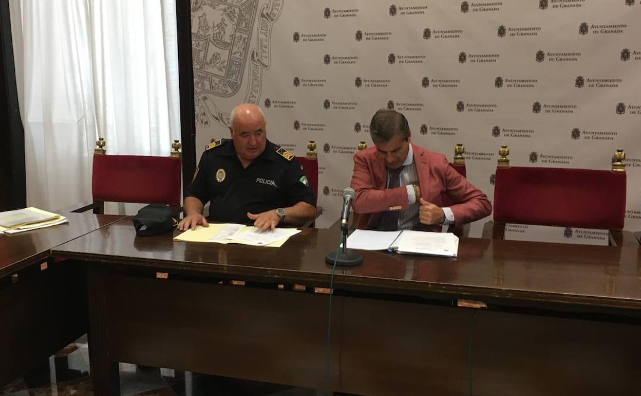 César Díaz (der.), concejal de Seguridad Ciudadana. 